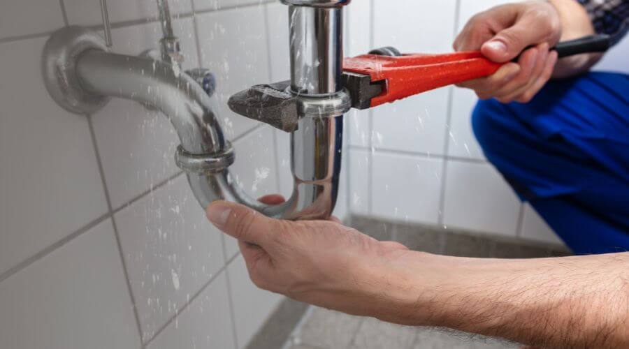 Expert burst pipe repair services in Melvin, MI